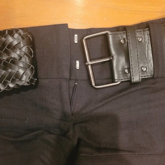 Guess shorts with belt, size 26 - Picture 2 of 8